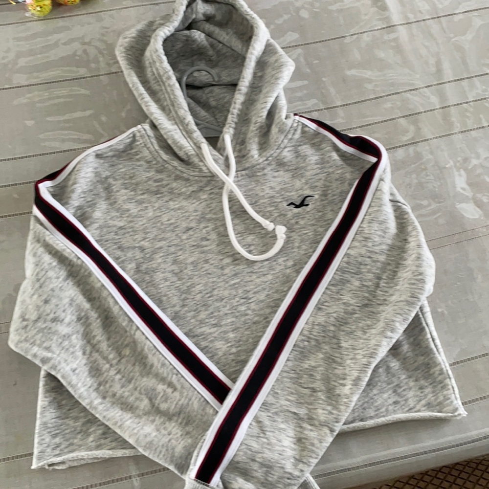 Hollister girls crop grey sweat shirt